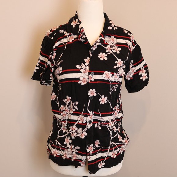 🌴3 for $20🌴 Tropical Patterned Collared Shirt - Picture 2 of 9